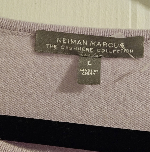 Neiman Marcus 100% Cashmere Womens Lilac Color Sweater Size Large Asymmetric - Picture 2 of 5